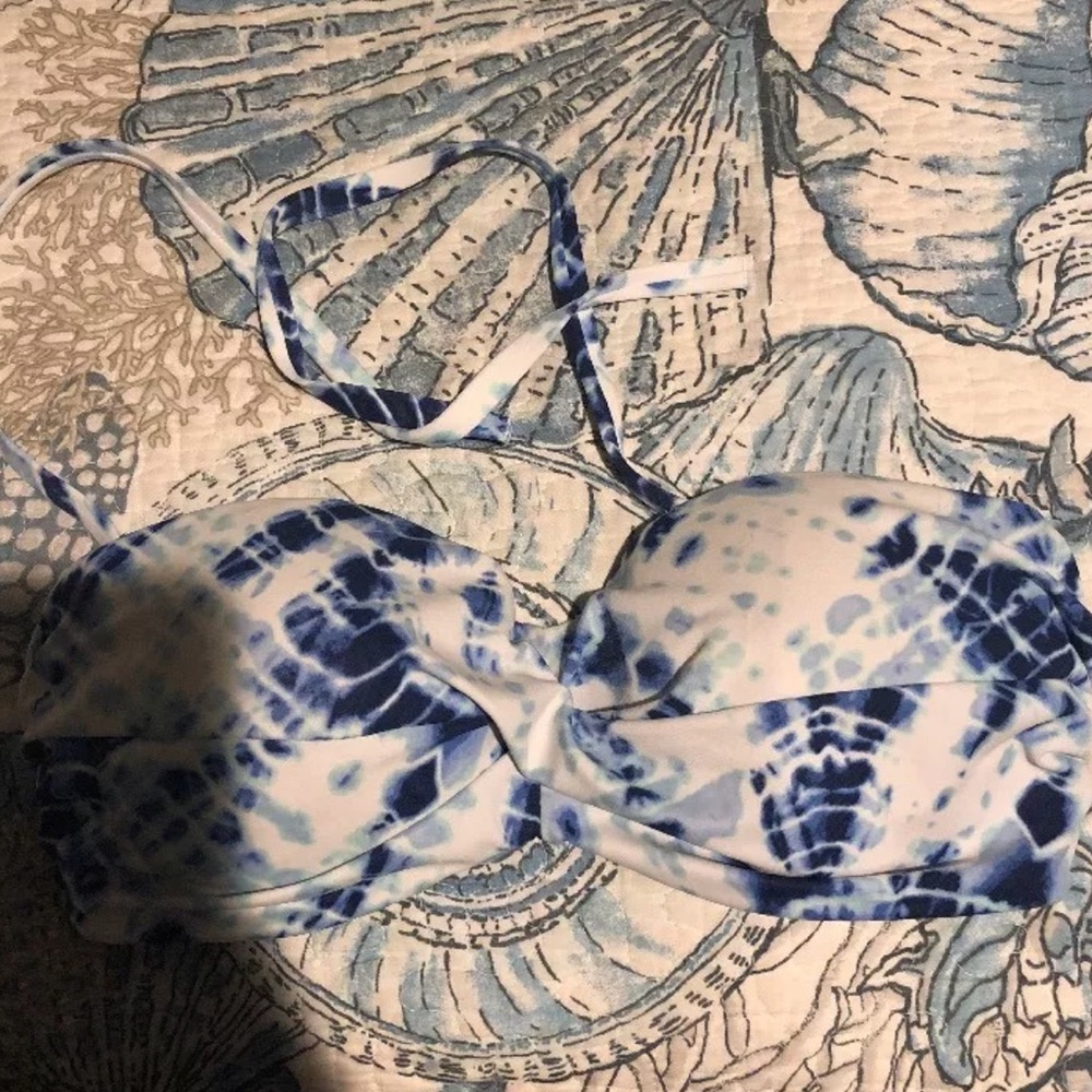 Victoria’s Secret Twist  Bandeau Swim Top 32DD